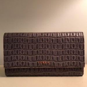 ❤️ HOST PICK! *** FURLA GENUINE LEATHER CONTINENTAL WALLET/CLUTCH